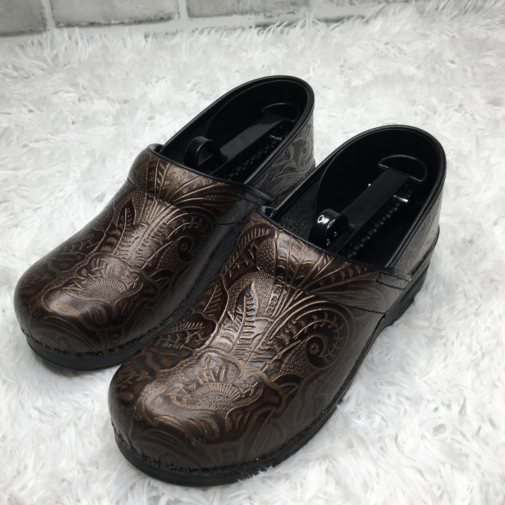 ⬇️Dansko Clogs Size 9.5-10